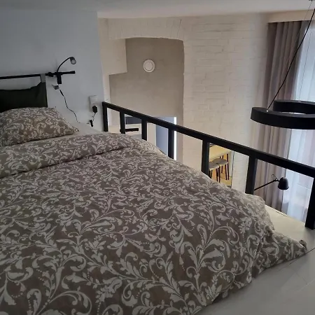 Honeymoon & Air-Conditioning! Torun Exterior photo