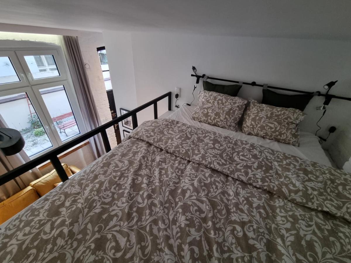 Honeymoon & Air-conditioning! * Torun