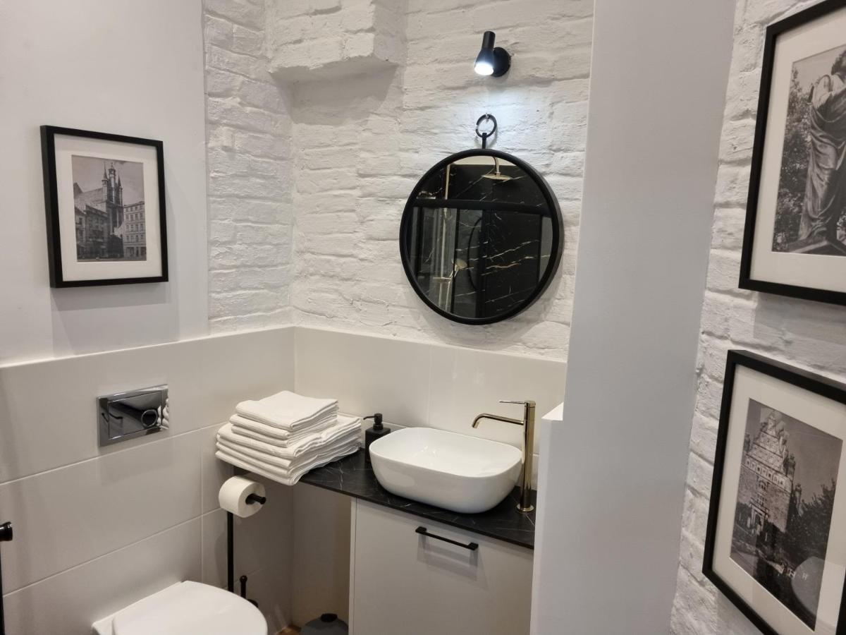 Honeymoon & Air-conditioning! Apartment